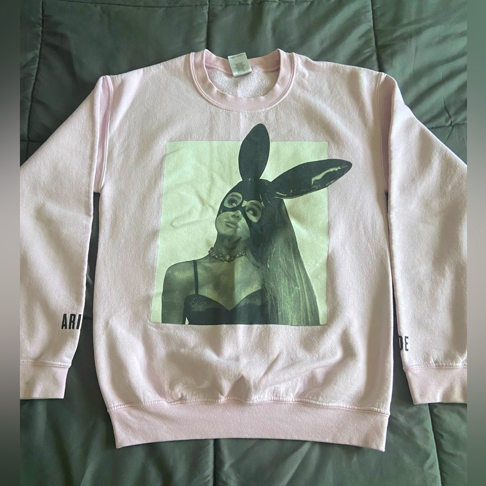 Ariana Grande Dangerous Woman Tour Sweater